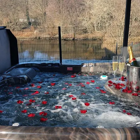 Chez Maud Et Fab بيت للعطل Dinozé