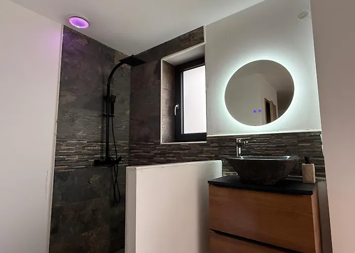 Chez Maud Et Fab Hébergement de vacances Dinozé